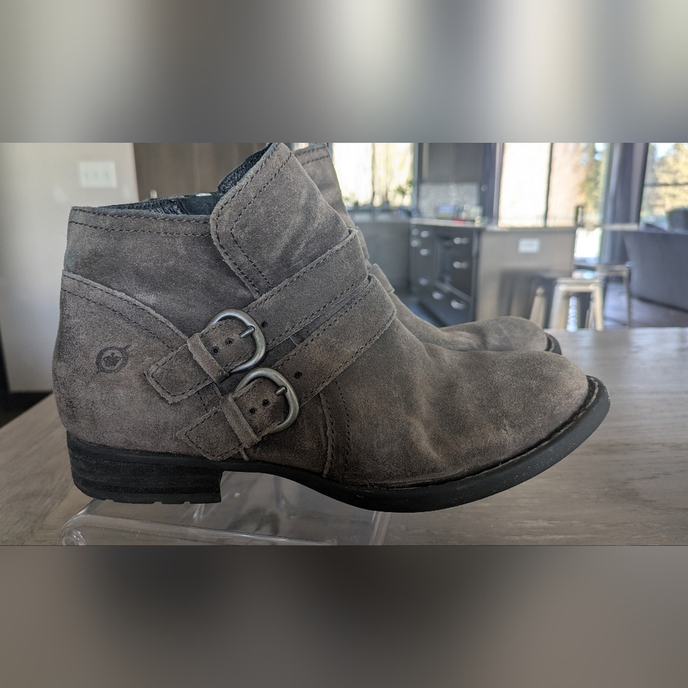 Born ankle booties size 6.5